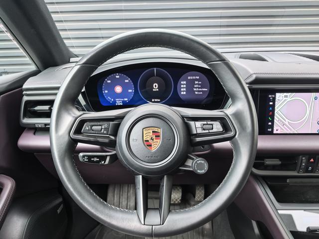 Porsche Macan EV 2024, фото 17