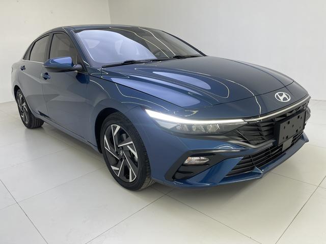 Hyundai Elantra 2023, фото 3
