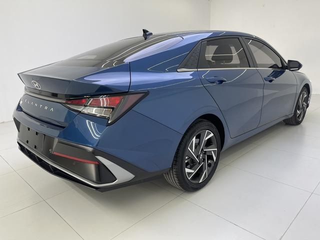 Hyundai Elantra 2023, фото 4