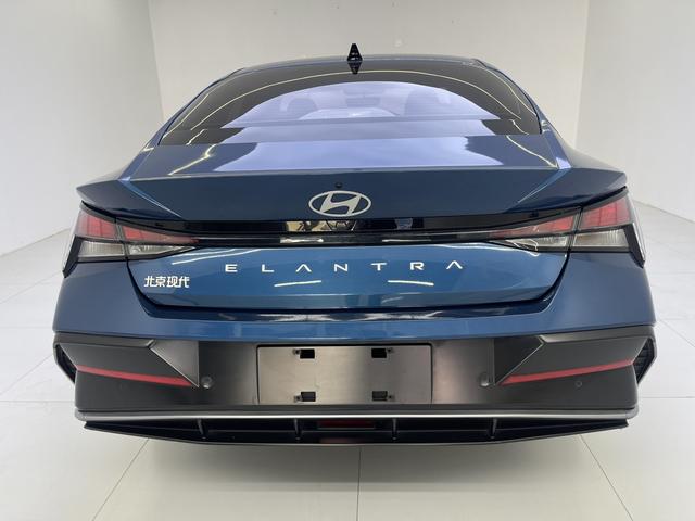 Hyundai Elantra 2023, фото 5