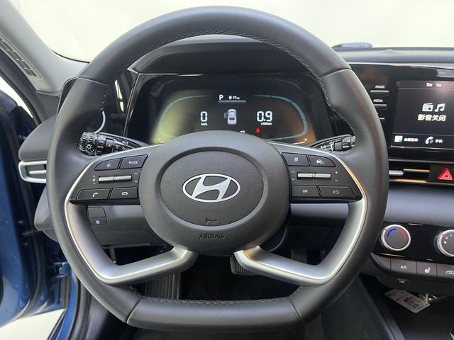 Hyundai Elantra 2023, фото 10