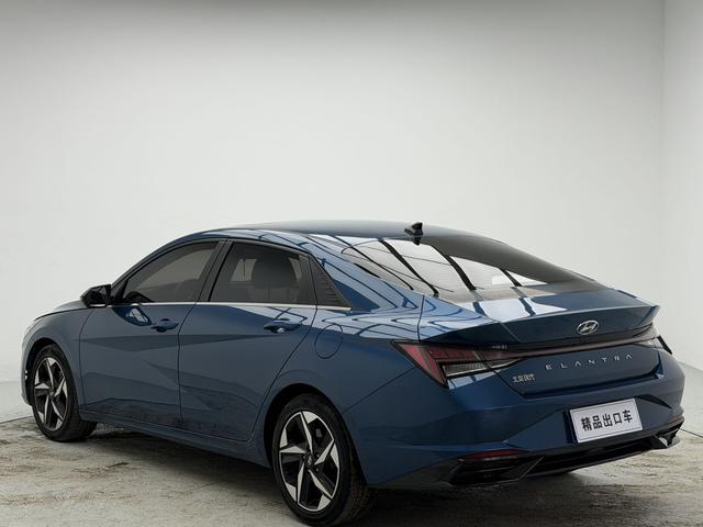 Hyundai Elantra 2022, фото 3