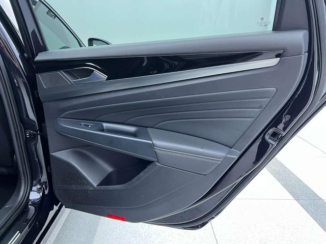 Volkswagen Passat 2022, фото 5