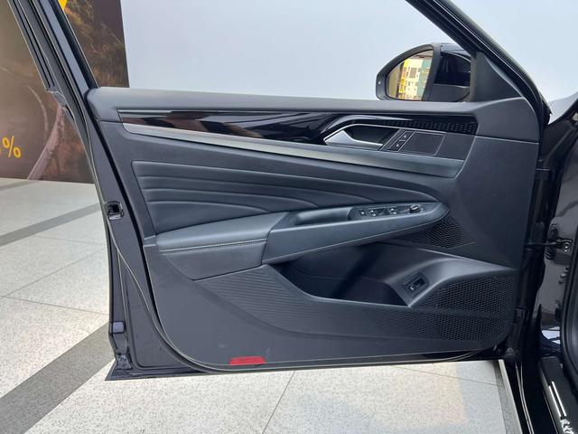 Volkswagen Passat 2022, фото 10