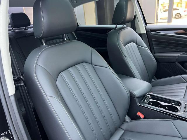 Volkswagen Passat 2022, фото 14