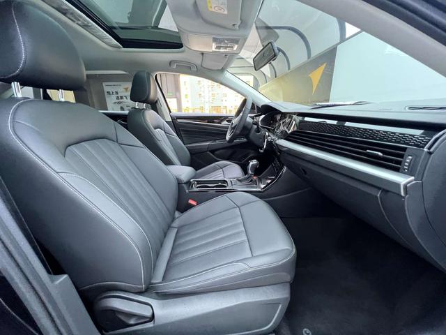 Volkswagen Passat 2022, фото 16