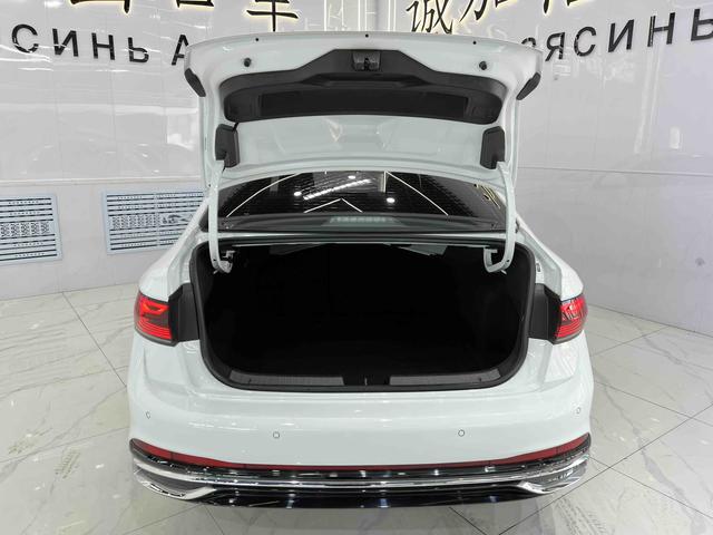 Volkswagen Jetta 2023, фото 17