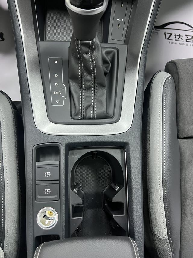 Audi Q3 2021, фото 15