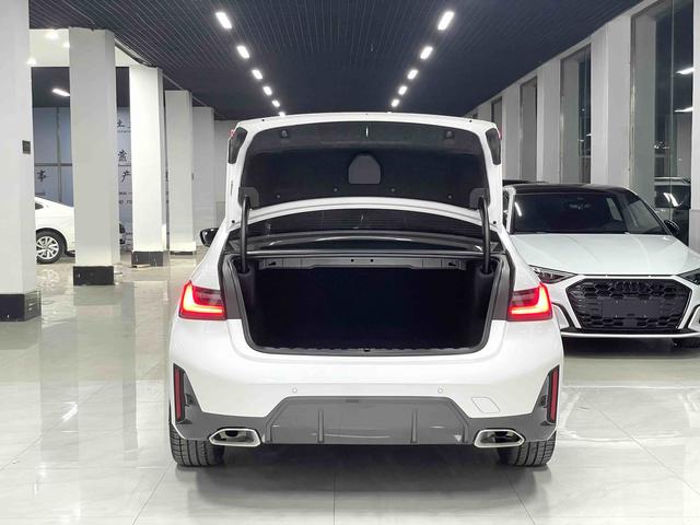 BMW 3 2023, фото 14
