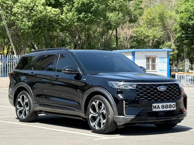 Ford Explorer 2023, фото 4