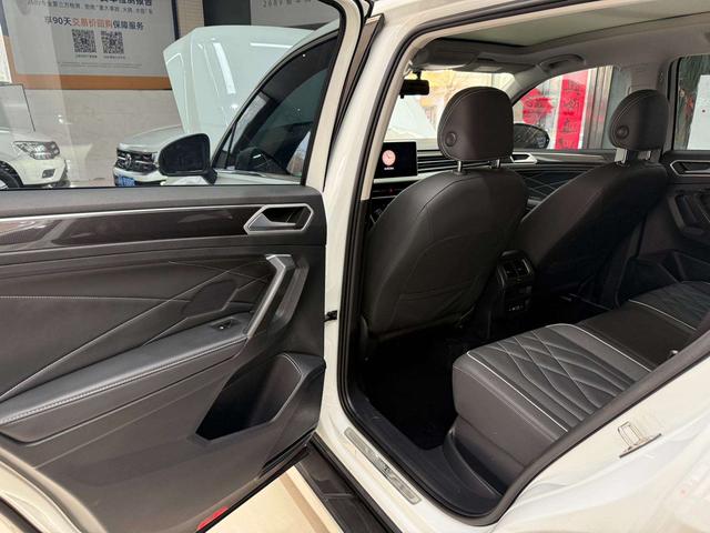 Volkswagen Tiguan 2023, фото 17