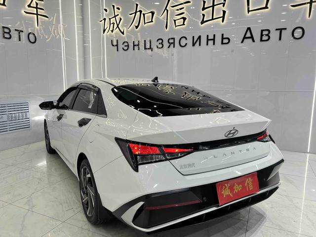 Hyundai Elantra 2023, фото 4
