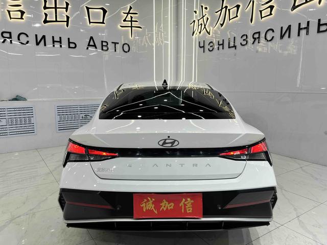 Hyundai Elantra 2023, фото 5