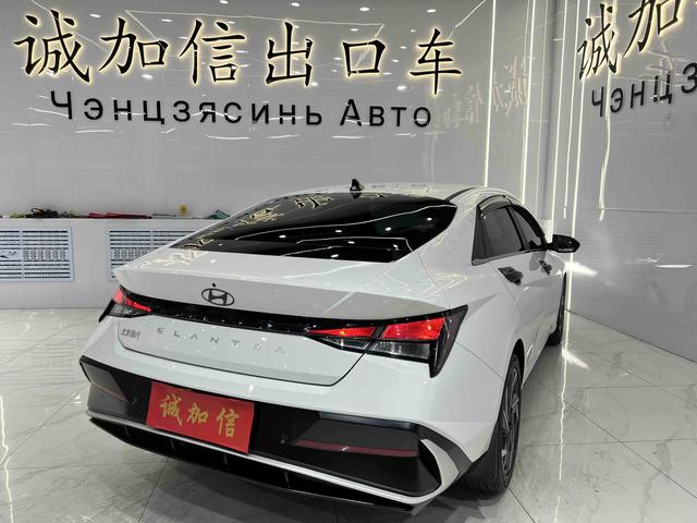 Hyundai Elantra 2023, фото 6
