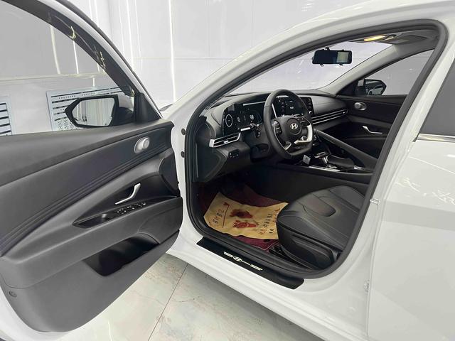 Hyundai Elantra 2023, фото 7