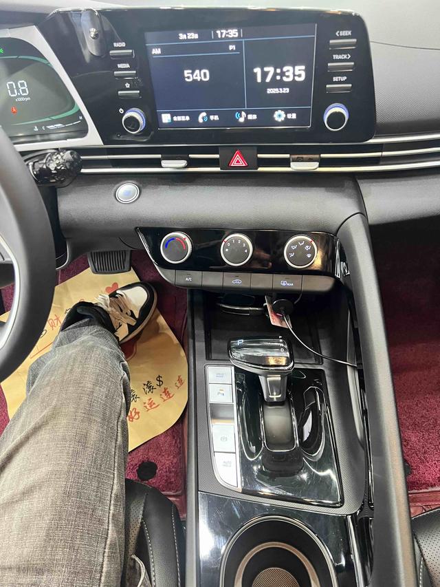 Hyundai Elantra 2023, фото 12