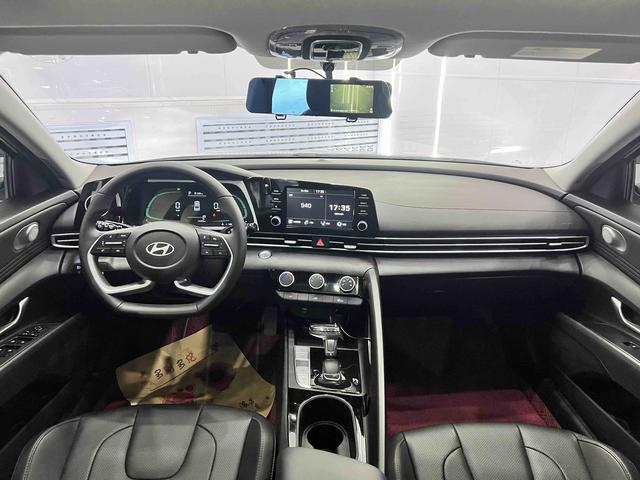 Hyundai Elantra 2023, фото 15