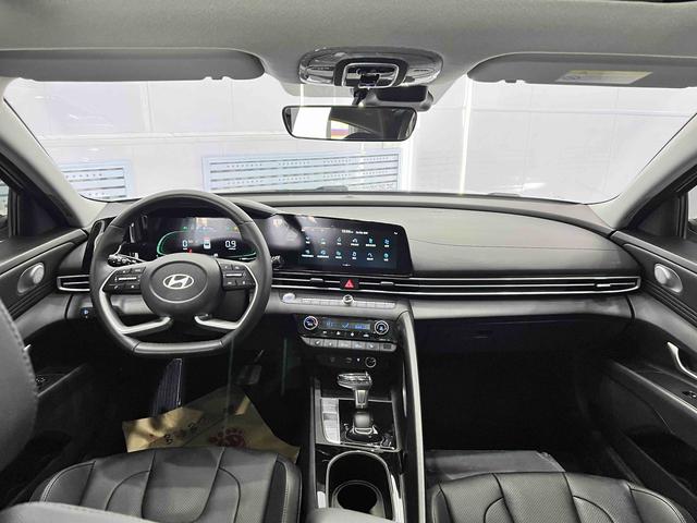 Hyundai Elantra 2023, фото 14
