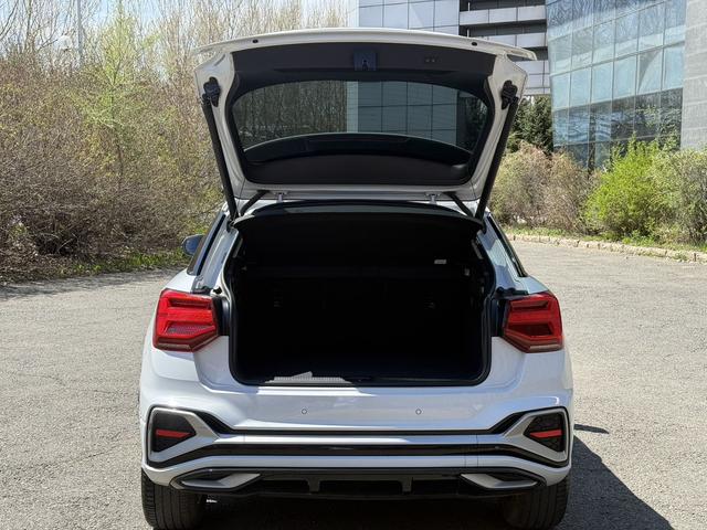 Audi Q2L 2022, фото 15