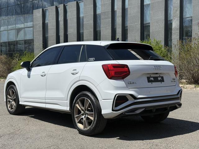 Audi Q2L 2022, фото 17