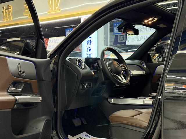 Mercedes-Benz GLB 2023, фото 3