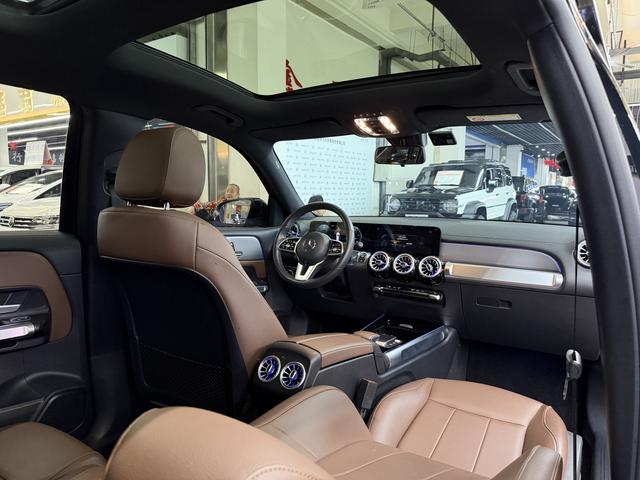 Mercedes-Benz GLB 2023, фото 6