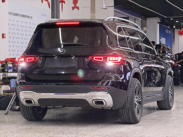 Mercedes-Benz GLB 2023, фото 12