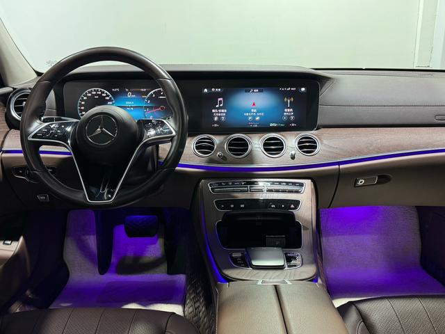 Mercedes-Benz E-Class 2023, фото 13