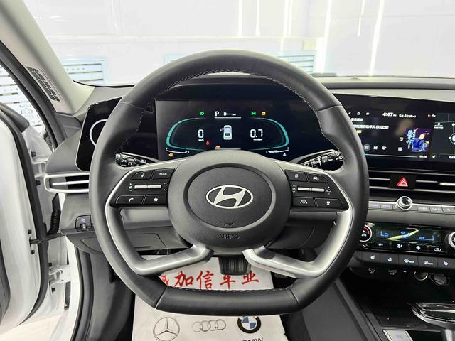 Hyundai Elantra 2023, фото 15