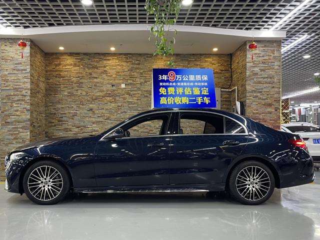Mercedes-Benz C-Class 2024, фото 3