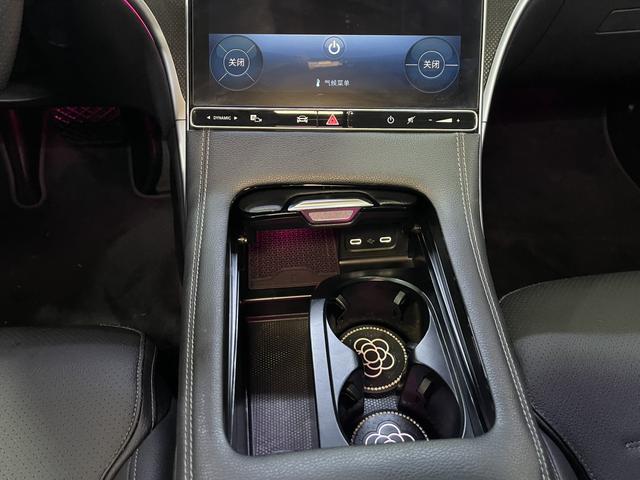 Mercedes-Benz C-Class 2024, фото 11