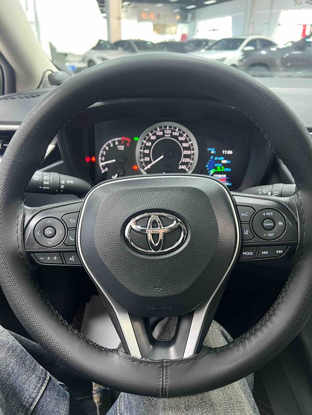 Toyota Corolla 2022, фото 16