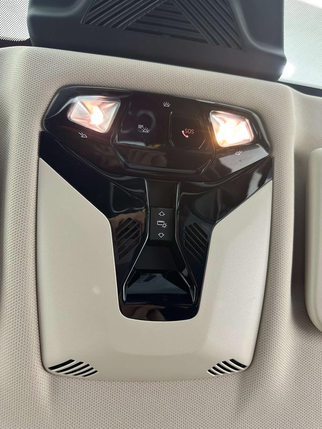 BMW X1 2023, фото 17