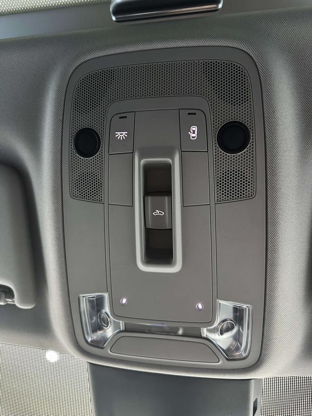 Audi Q2L 2022, фото 14