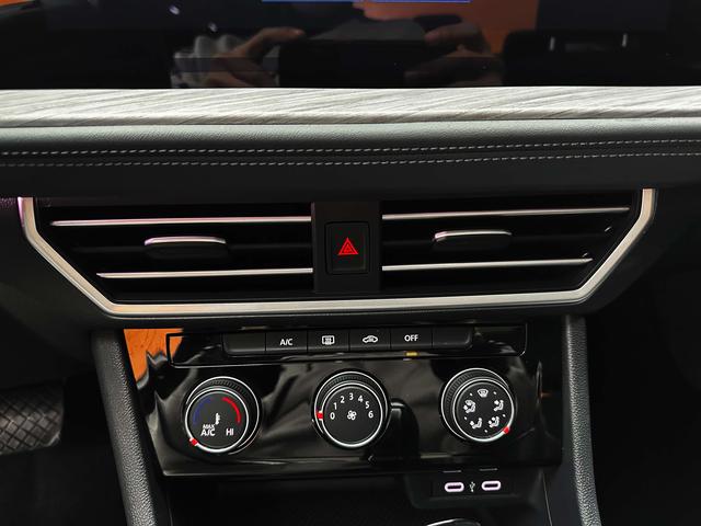 Volkswagen Jetta 2023, фото 15