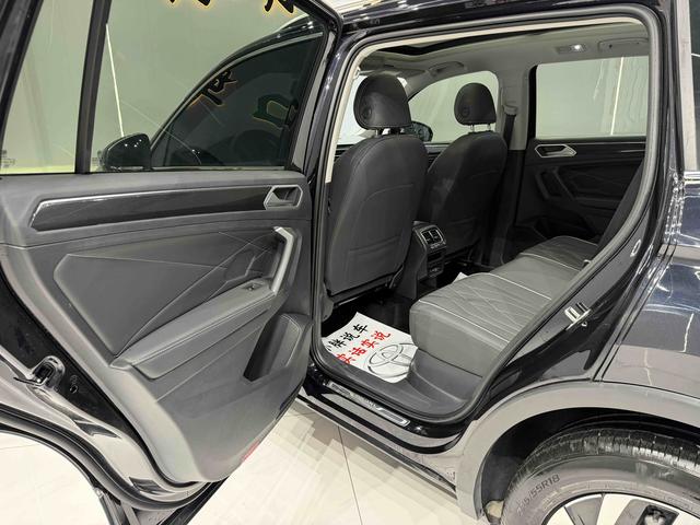 Volkswagen Tiguan 2023, фото 17