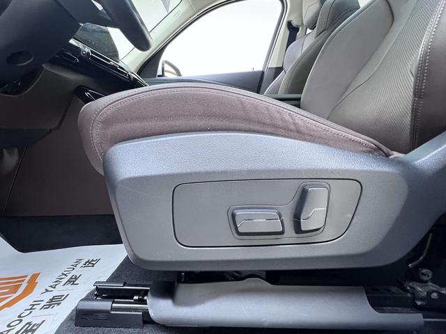 BMW X1 2023, фото 17