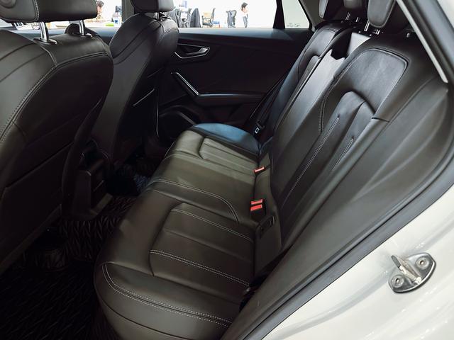 Audi Q2L 2022, фото 15