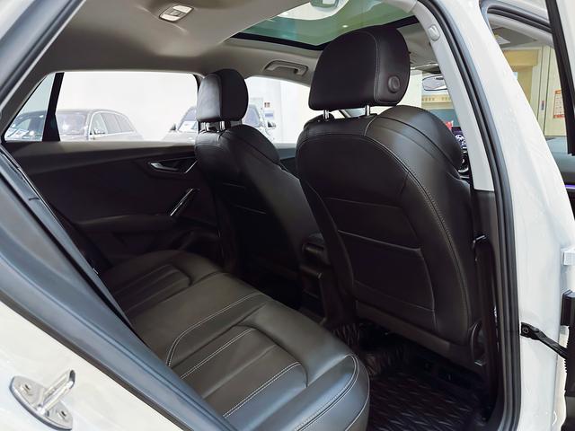 Audi Q2L 2022, фото 16
