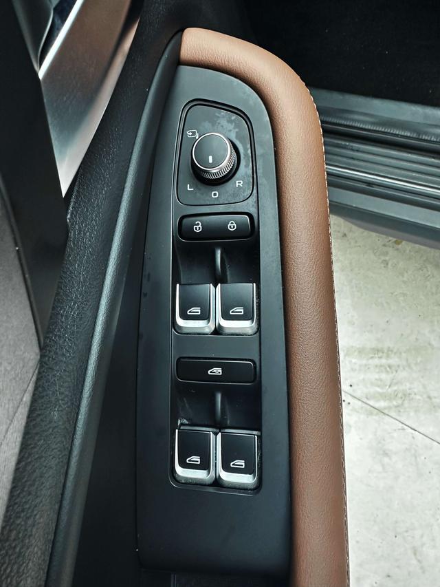 Geely Emgrand X6 2021, фото 16