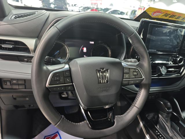 Toyota Crown 2024, фото 15