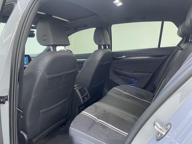 Volkswagen Golf 2023, фото 8