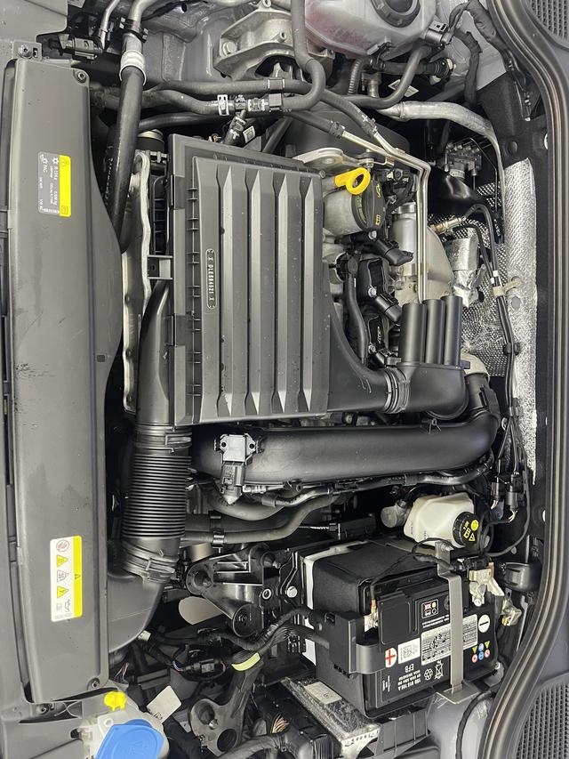 Volkswagen Golf 2023, фото 13