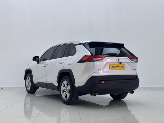 Toyota RAV4 2022, фото 5
