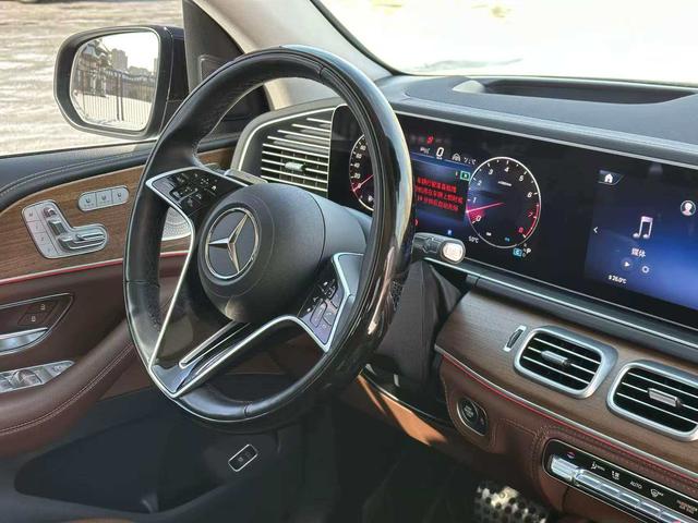 Mercedes-Benz GLS 2024, фото 7
