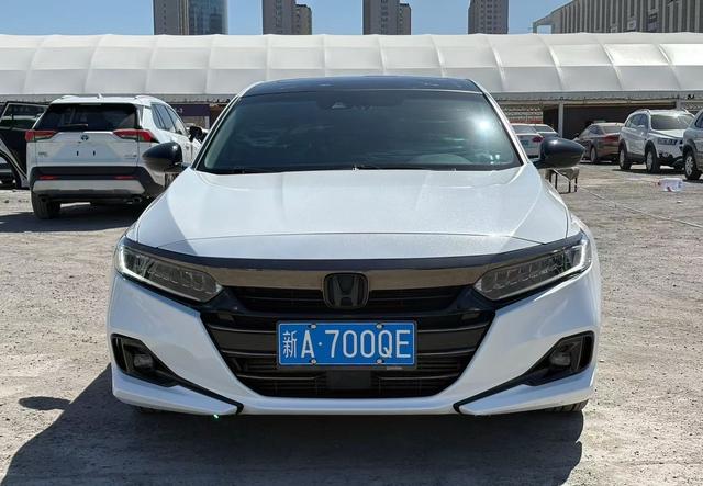 Honda Accord 2022, фото 2