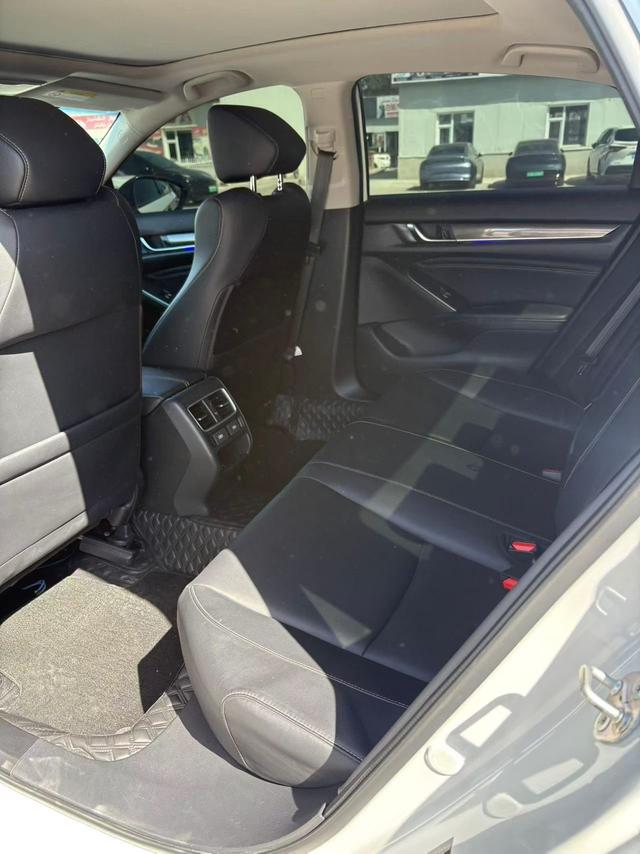 Honda Accord 2022, фото 5