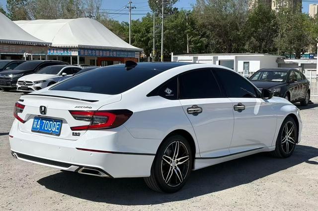 Honda Accord 2022, фото 9