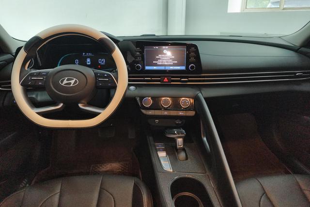 Hyundai Elantra 2023, фото 14