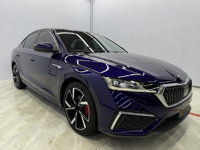 Skoda Octavia 2021, фото 2
